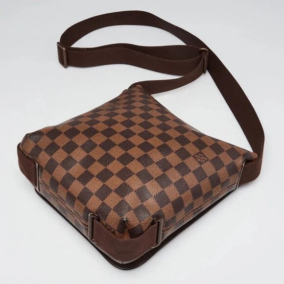 Louis Vuitton Damier Canvas District PM Bag - Picture 3 of 11